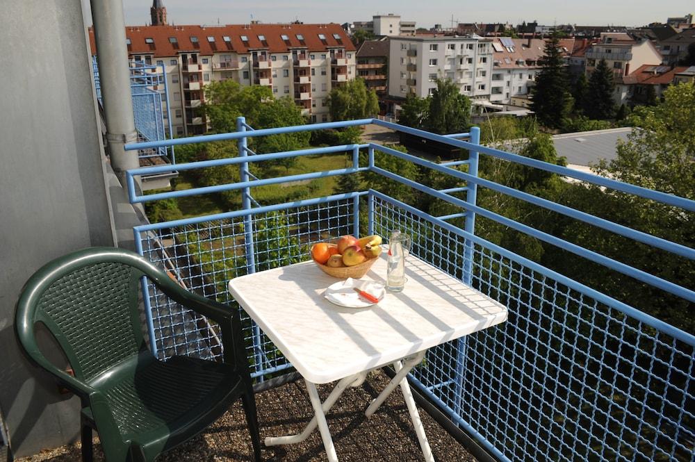 acora Hotel und Wohnen Karlsruhe Exterior foto