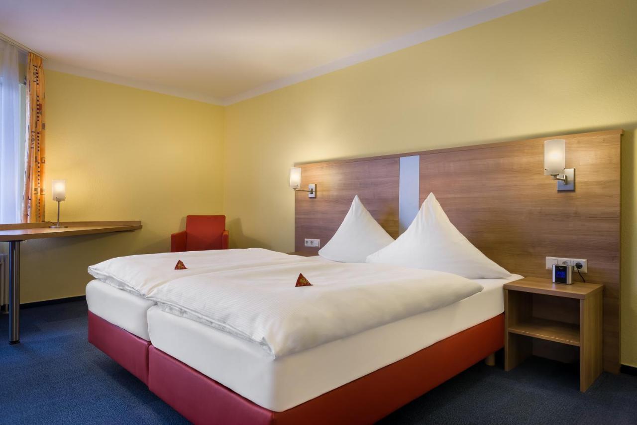 acora Hotel und Wohnen Karlsruhe Exterior foto